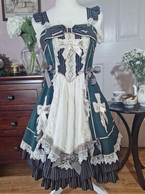 Baby, the Stars Shine Bright Dark Green Cross Appliqué JSK | Old School Lolita
